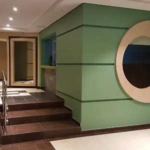 2* Hotel 56 Avenue Plaza